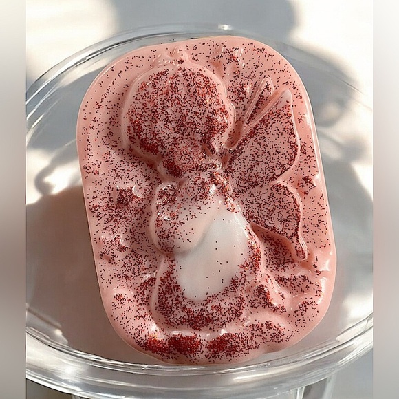 Vanilla soap angel handmade 3x2in 3oz donkey milk, shea butter,coconut oil - Picture 3 of 4